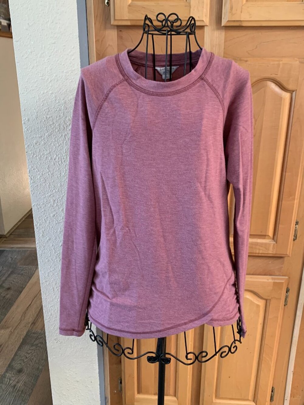 Danskin Ladies size Small Mauve Pink Long Raglan Sleeve Pullover Shirt